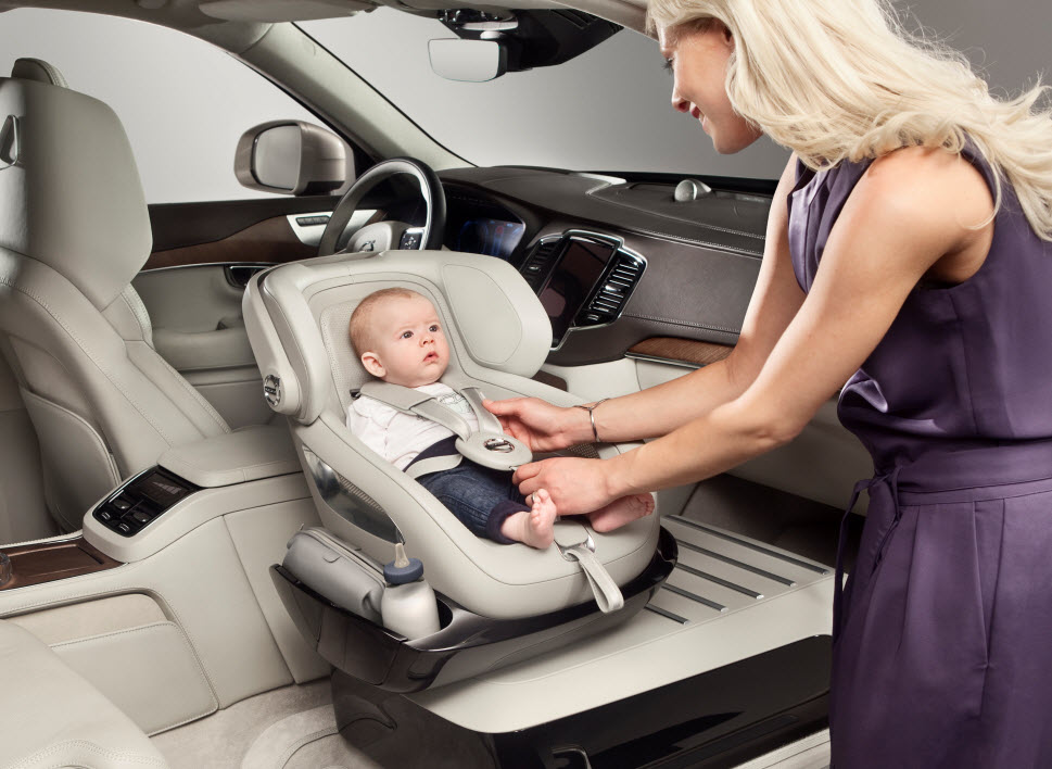 Компанія Volvo розробила рекомендації щодо безпеки дітей у автомобілях